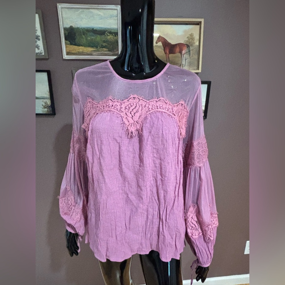 NWOT- Entro Mauve Lace Blouse Size L